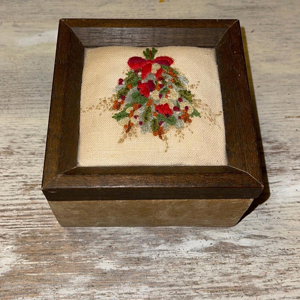 Vintage Felt Covered Wooden Crewel Embroidered Flowers Trinket Small Sewing Box